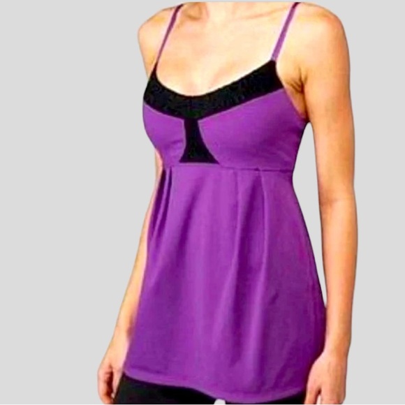 Lululemon Yogi Dance Top in Heathered Black & Lilac. Size 4. Pristine Condition. - Picture 4 of 5